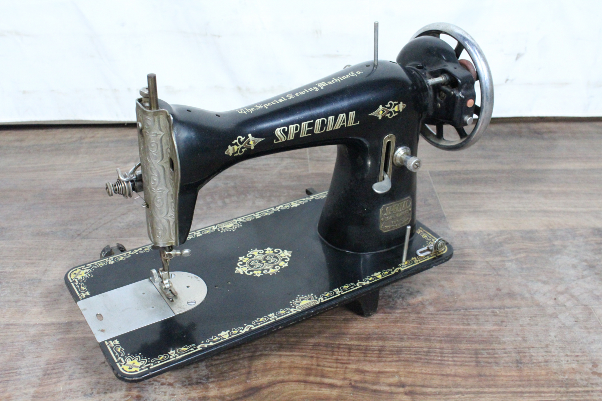 【ト長】The Special Sewing Machine ザ スペシャル ソーイング マシン ミシン 手工芸 ハンドクラフト IC143IOE20_画像1