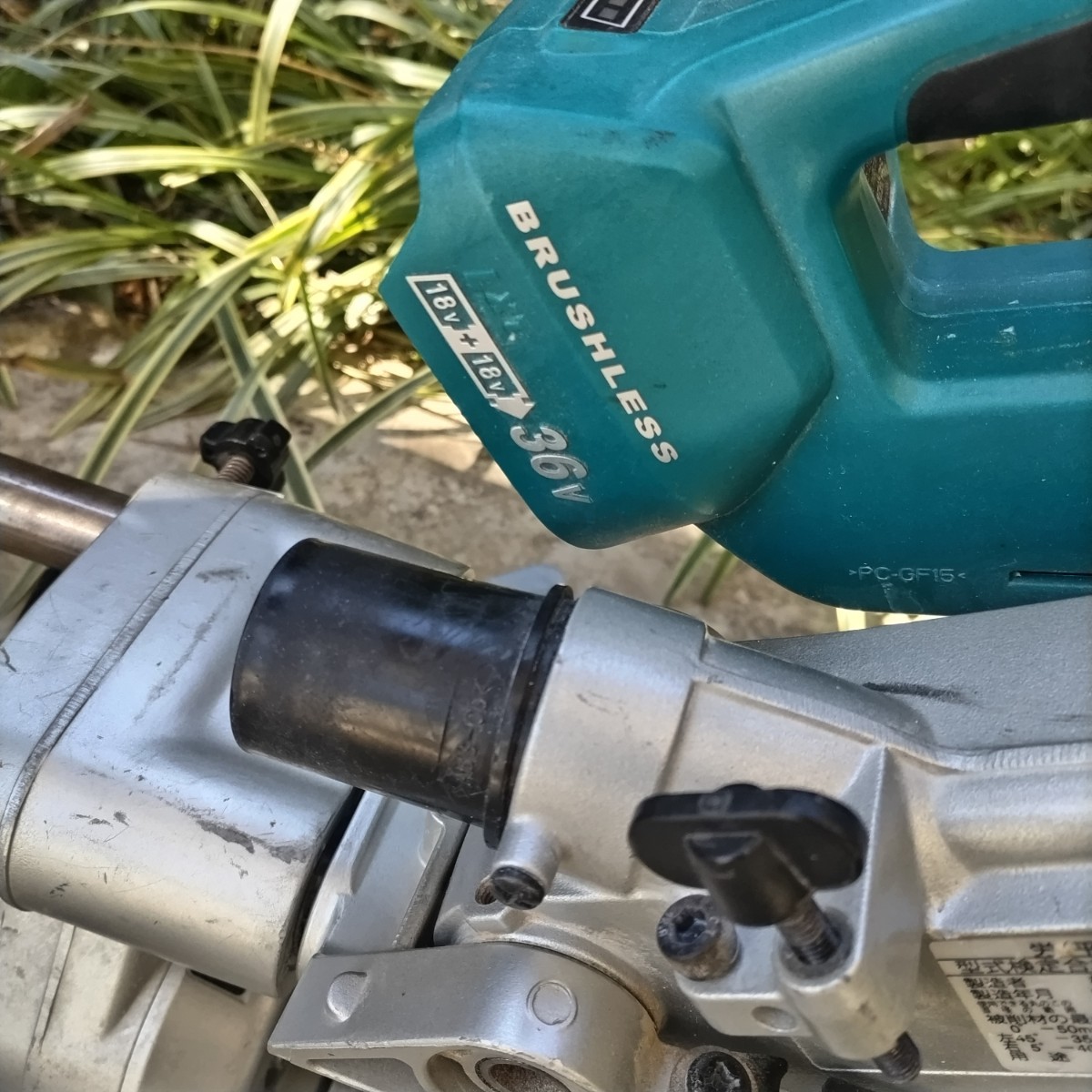 makita LS714D 190㎜ 充電式 スライドマルノコ 18V+18V 作動 makita LS714D 190㎜ 充電式 スライドマルノコ 18V+18V 作動