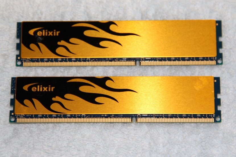 elixir CFD デスクトップ メモリ　8GB×2 （16GB） DDR3 PC3-12800U 中古動作品 _画像3