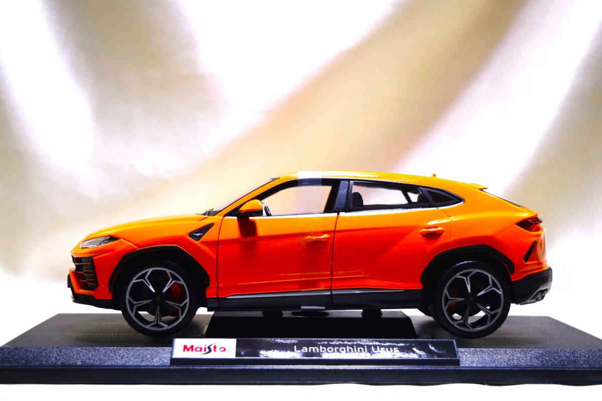 新品マイスト1/18【Maisto】◆Lamborghini URUS/ウルス◆ミニカー/ランボルギーニ/フェラーリ/BMW/アウディ/メルセデスベンツ/ポルシェの画像4