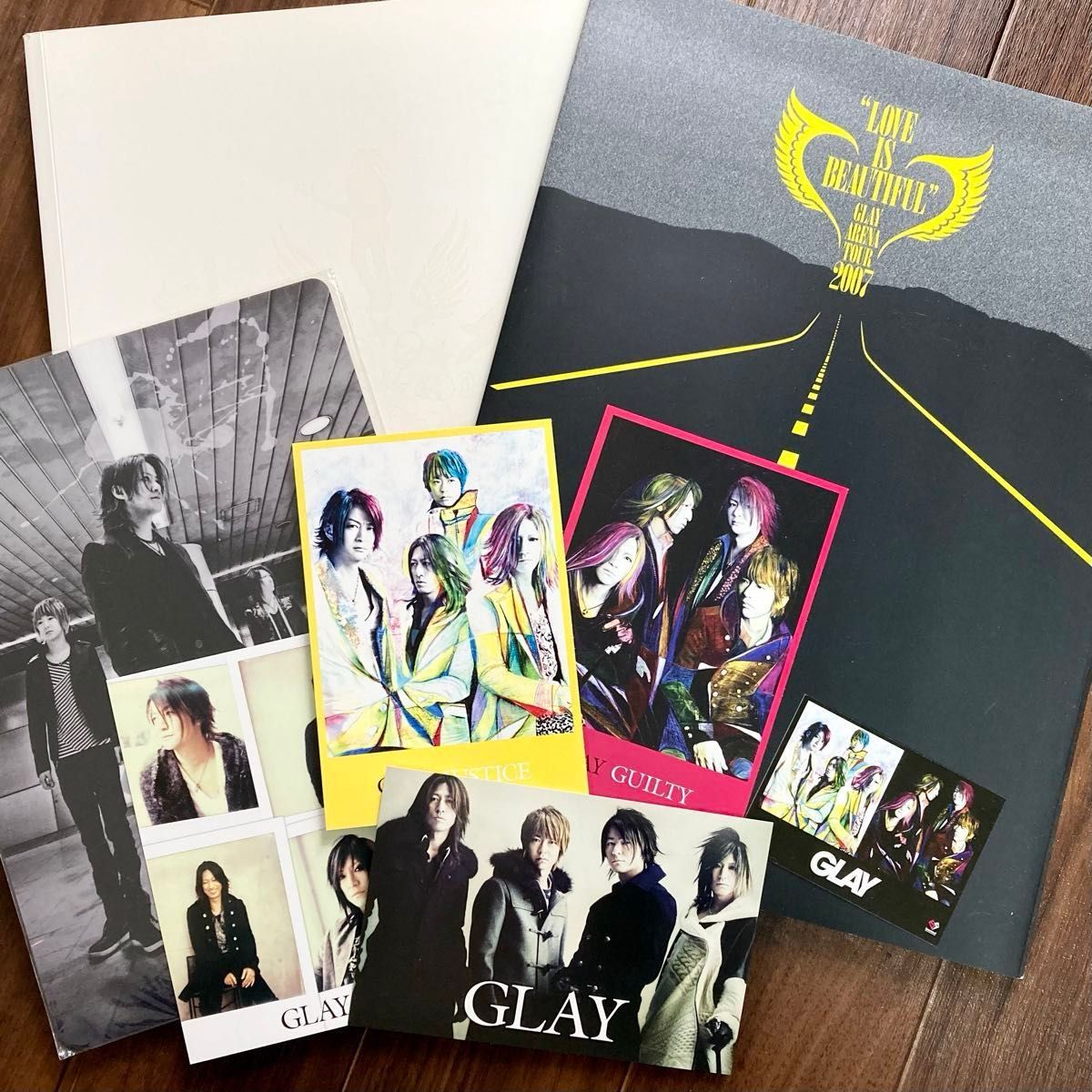 GLAY セット　パンフレット2冊　ポストカード4枚　下敷き1枚