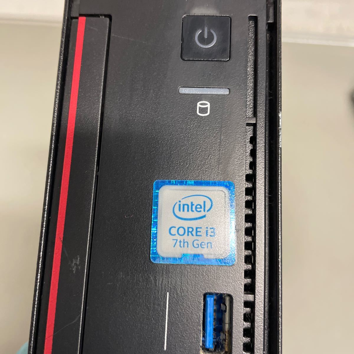 カ69 FUJITSU ミニパソコン　ESPRIMO Q556/R Core i3-7100T メモリ 8GB_画像3