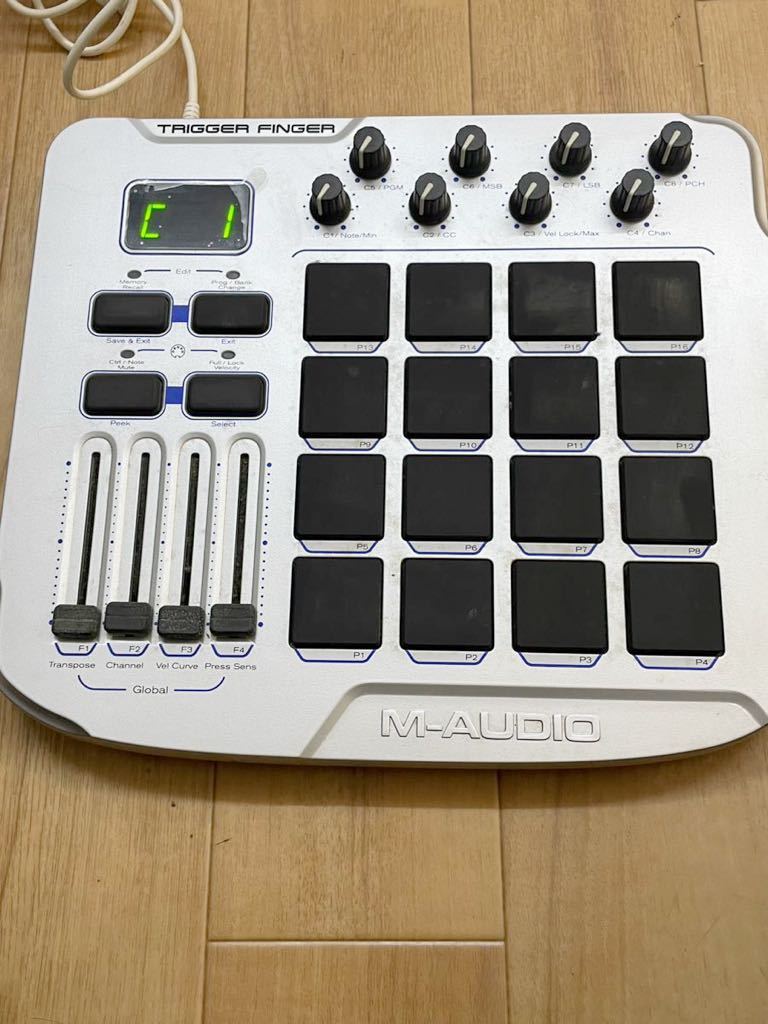 M-Audio Trigger Finger MIDI ドラム コントロールサーフィス エムオーディオ　中古現状品_画像2