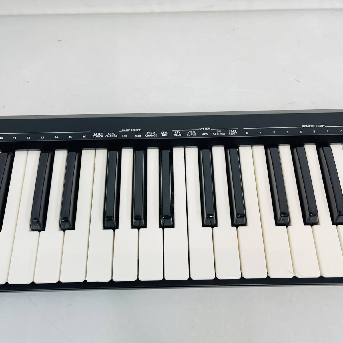 1SC33 Roland ローランド MIDI キーボード A-49-BK 楽器 通電OK 中古 現状品 動作未確認_画像3