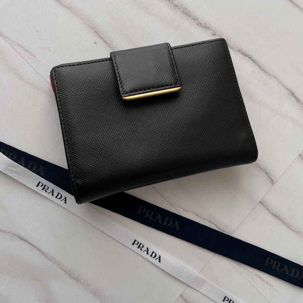 85 美品 PRADA プラダ 2つ折り財布|Yahoo!フリマ(旧PayPayフリマ) 85 美品 PRADA プラダ 2つ折り財布|Yahoo!フリマ(旧PayPayフリマ)