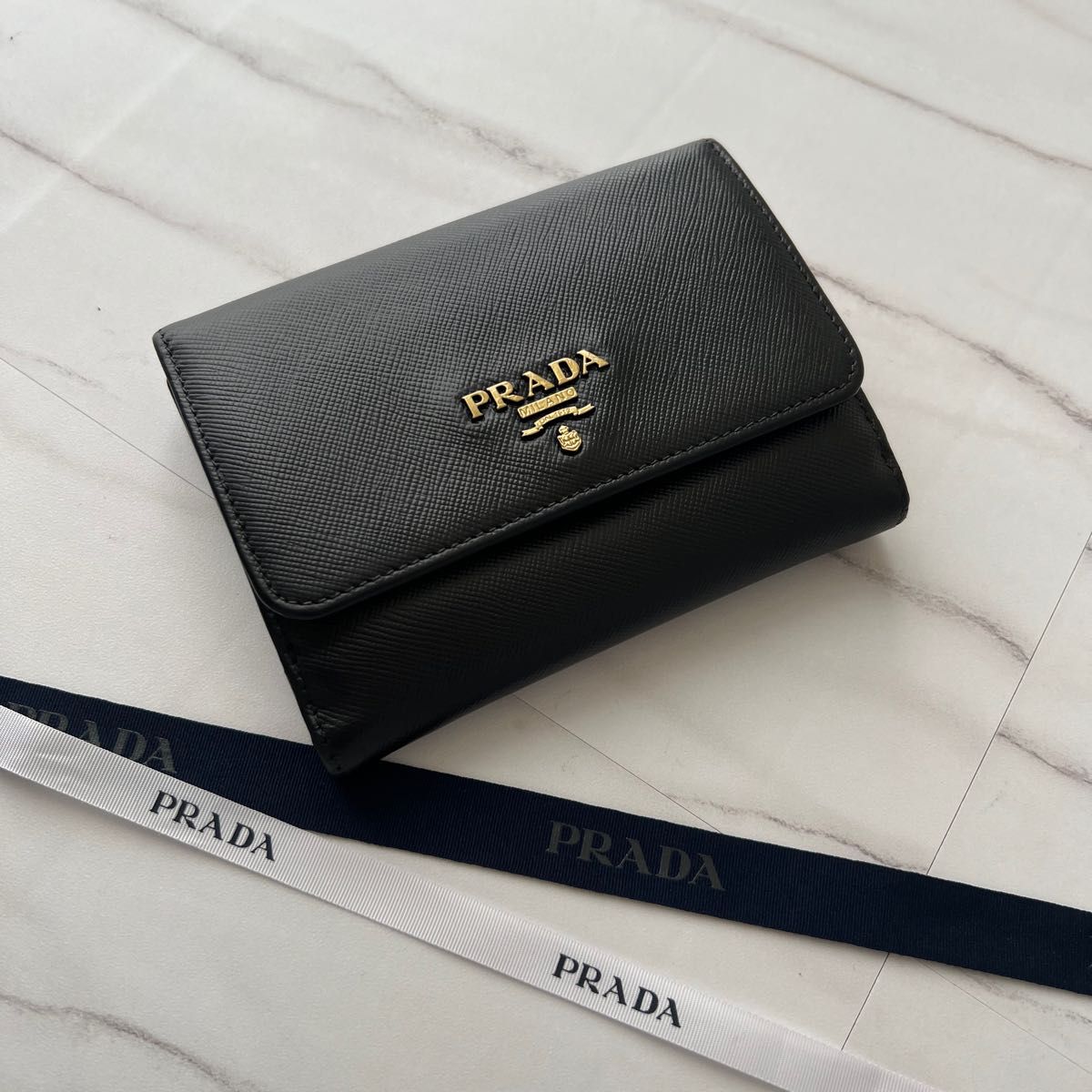 85 美品 PRADA プラダ 2つ折り財布|Yahoo!フリマ(旧PayPayフリマ) 85 美品 PRADA プラダ 2つ折り財布|Yahoo!フリマ(旧PayPayフリマ)