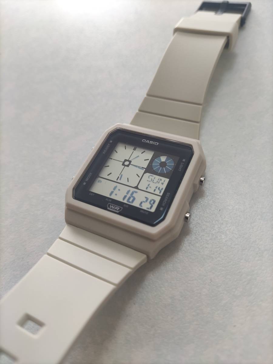 中古良品★カシオ　CASIO★アナログ表示付きデジタル腕時計★アイボリー★LF-20W_画像1