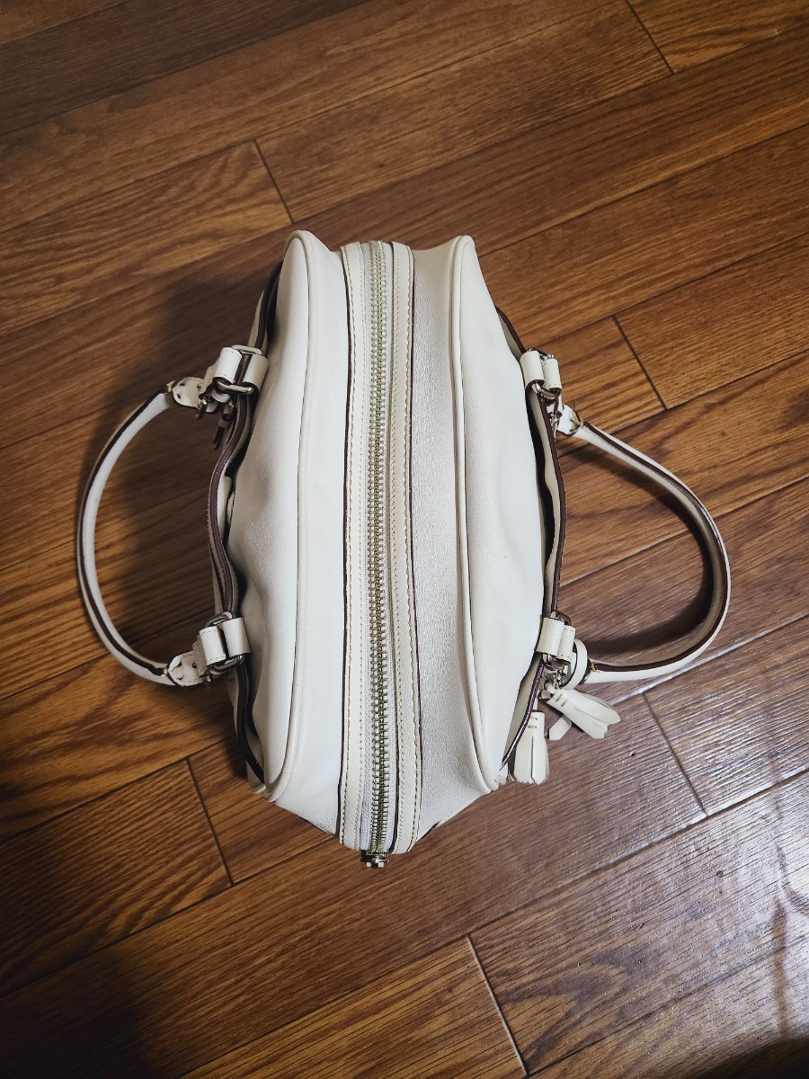  Coach handbag Mini Boston ivory signature pattern tag, fringe attaching easiness of use perfect score storage . eminent Celeb adult pretty 