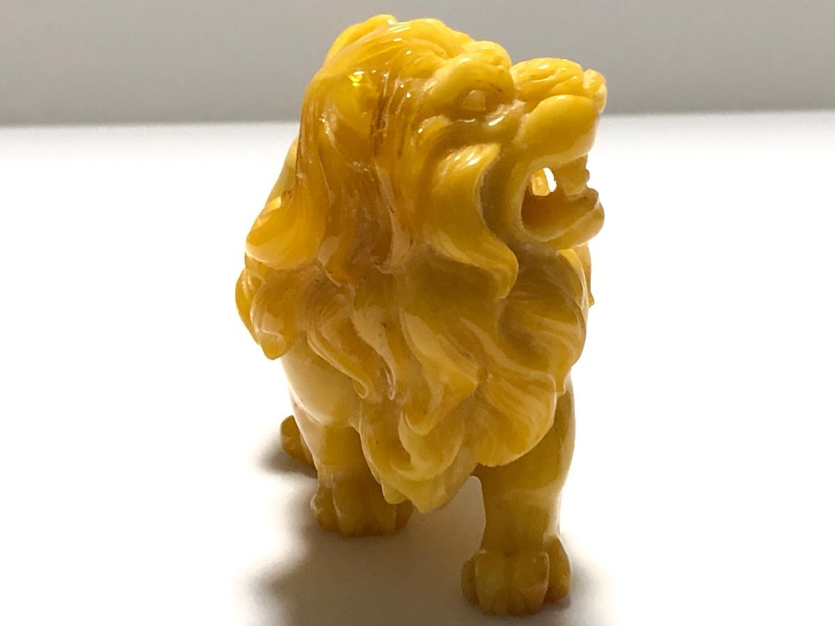 アンティーク ロイヤルアンバー 56.5g ライオン 彫刻 置物 美品_画像5