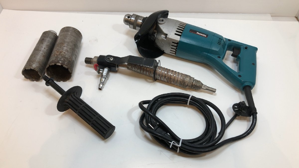 makita ダイヤコア振動ドリル 8406 φ50・φ65コアドリル刃付 アタッチメント有　マキタ_画像2