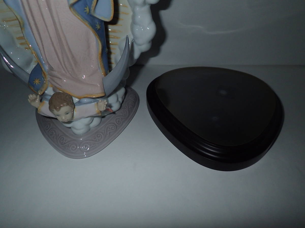 LLADRO リヤドロ グアダルーペの聖母マリア お祈りをしているマリア 天使 専用の台 置物 インテリア 陶器 高さ約42㎝_画像10