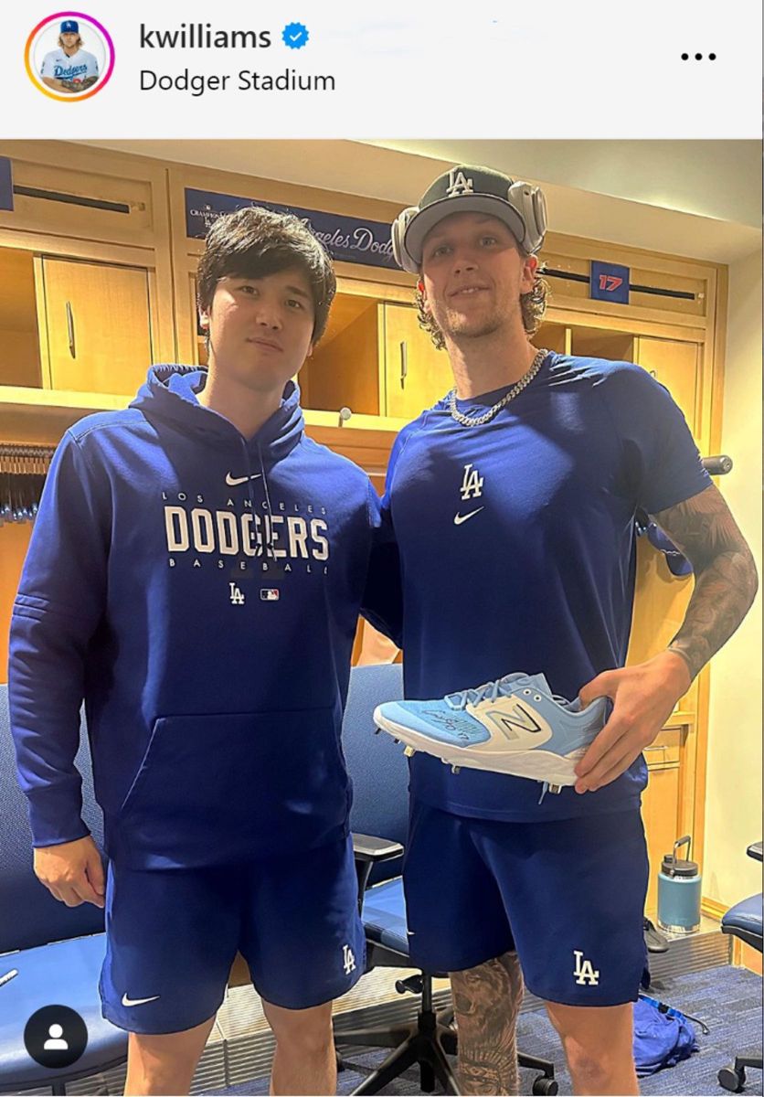 Lサイズ】MLB公式 ドジャース パーカー(ナイキ Lサイズ】MLB公式 ドジャース パーカー(ナイキ