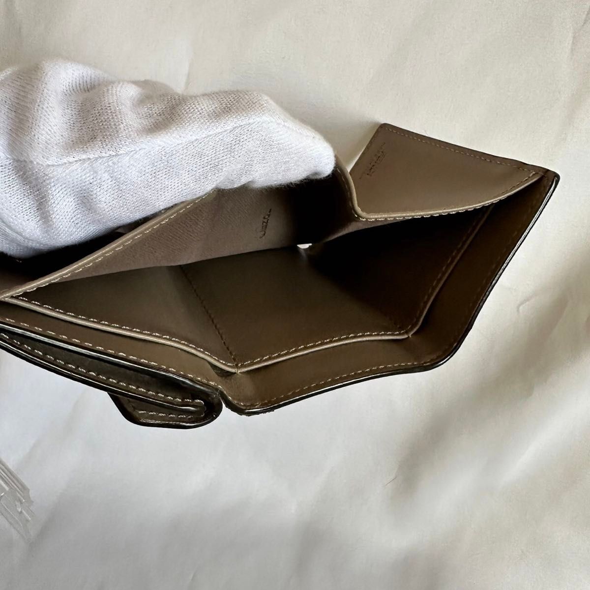 良品】FENDI フェンディ 財布 ウォレット ミニ財布 グレー 良品】FENDI フェンディ 財布 ウォレット ミニ財布 グレー