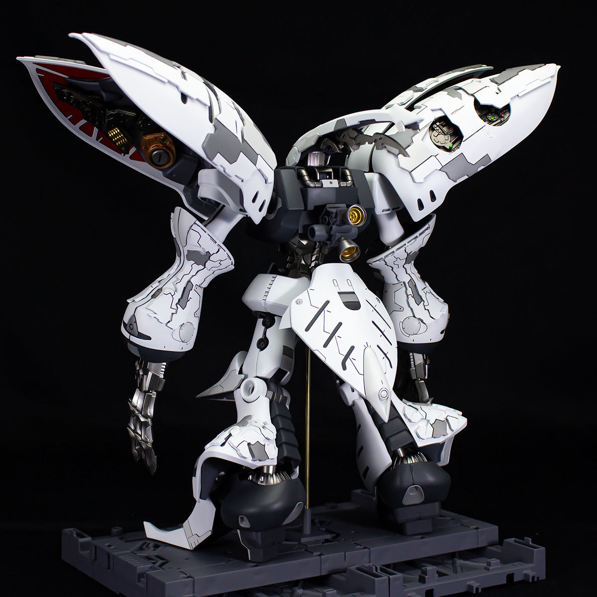 MG 1/100 キュベレイ・ダムド 改修塗装済み完成品_画像7