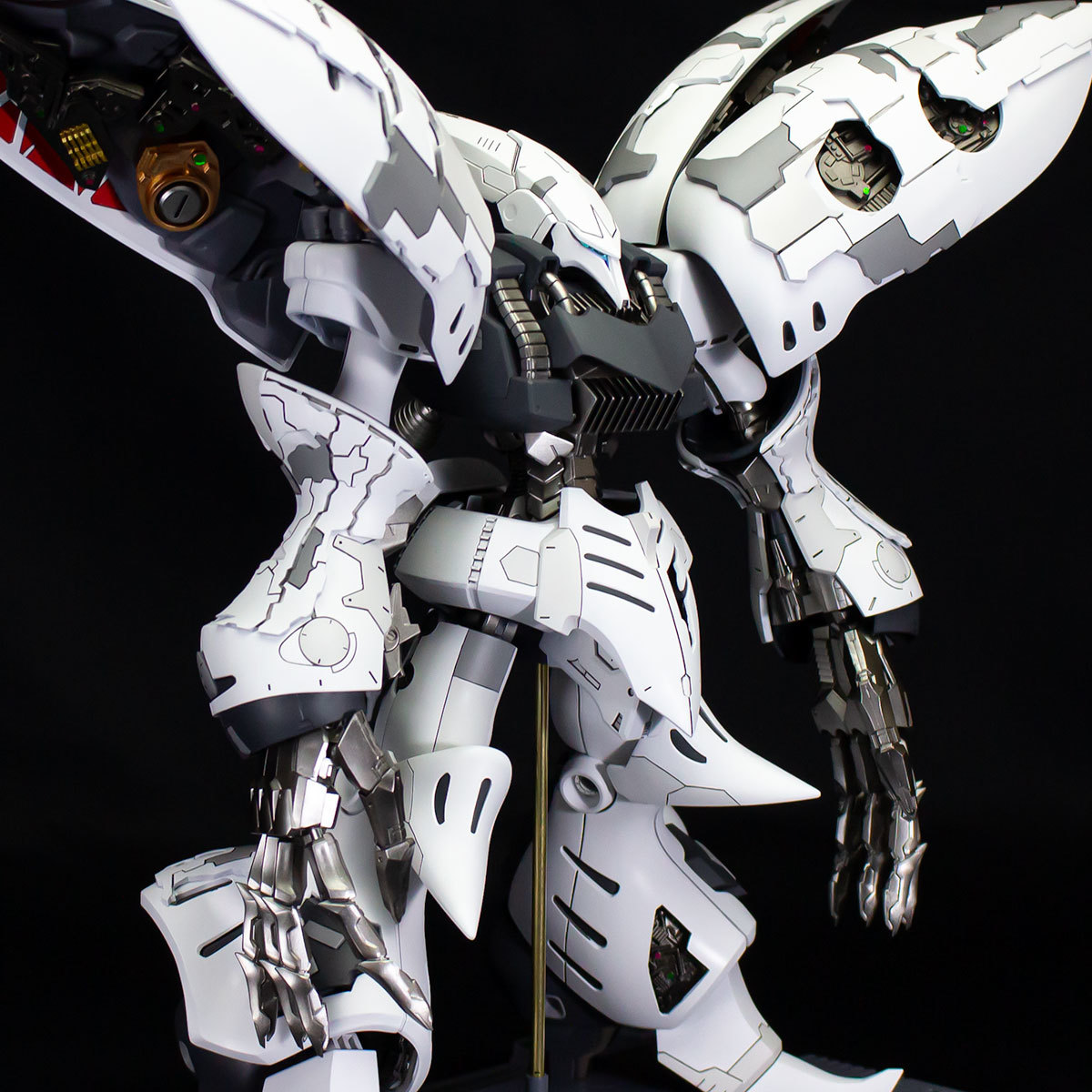 MG 1/100 キュベレイ・ダムド 改修塗装済み完成品_画像6