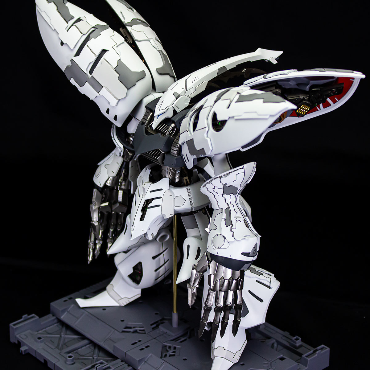 MG 1/100 キュベレイ・ダムド 改修塗装済み完成品_画像5