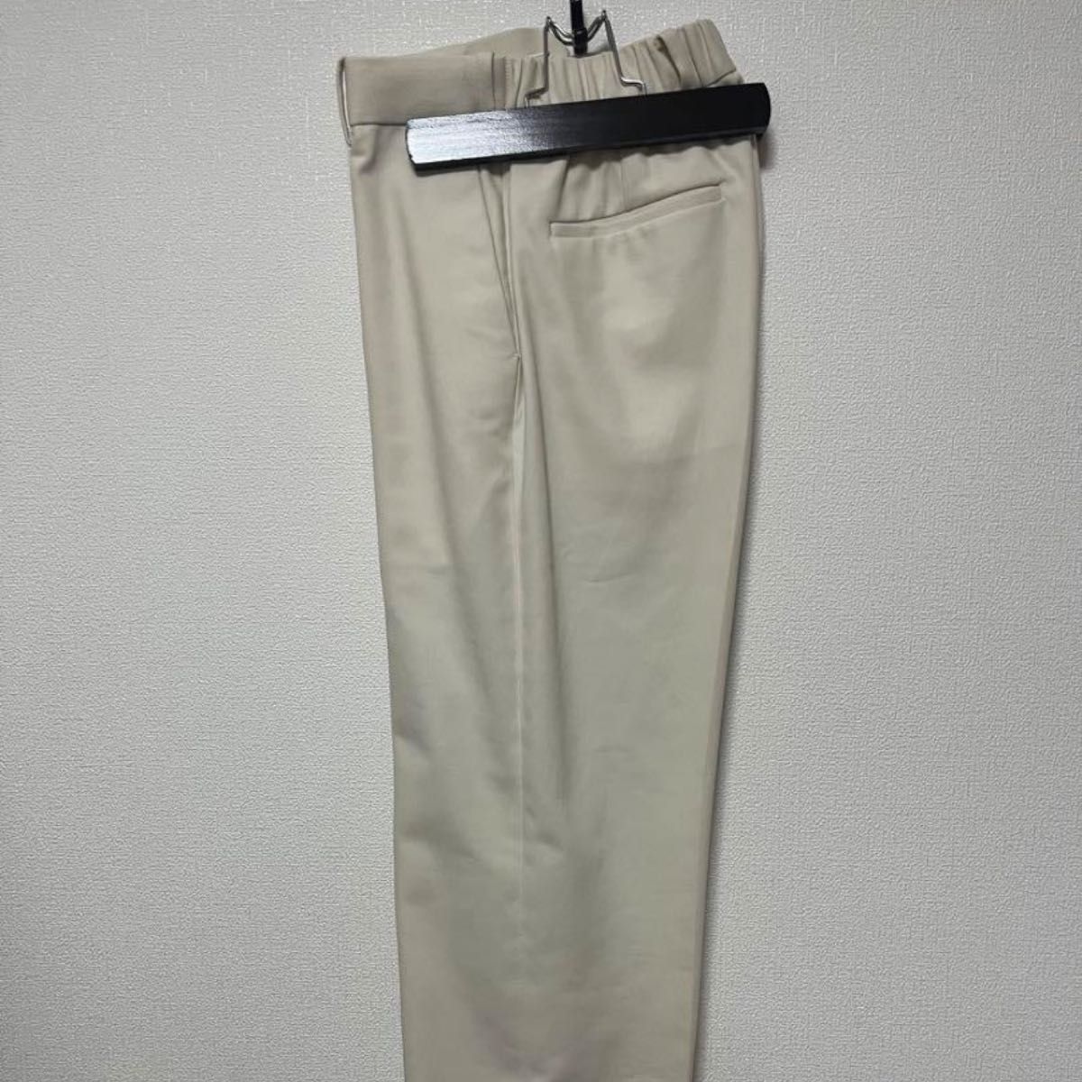 美品　MARKAWARE FLAT FRONT TROUSERS IVORY -マーカウェア　