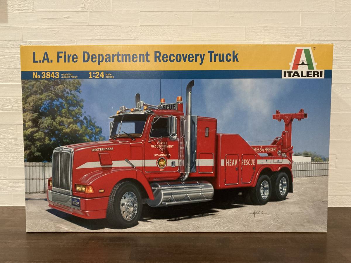 希少！新品未開封　テープ封有り　ITALERI　L.A. Fire Department Recovery Truck_画像1