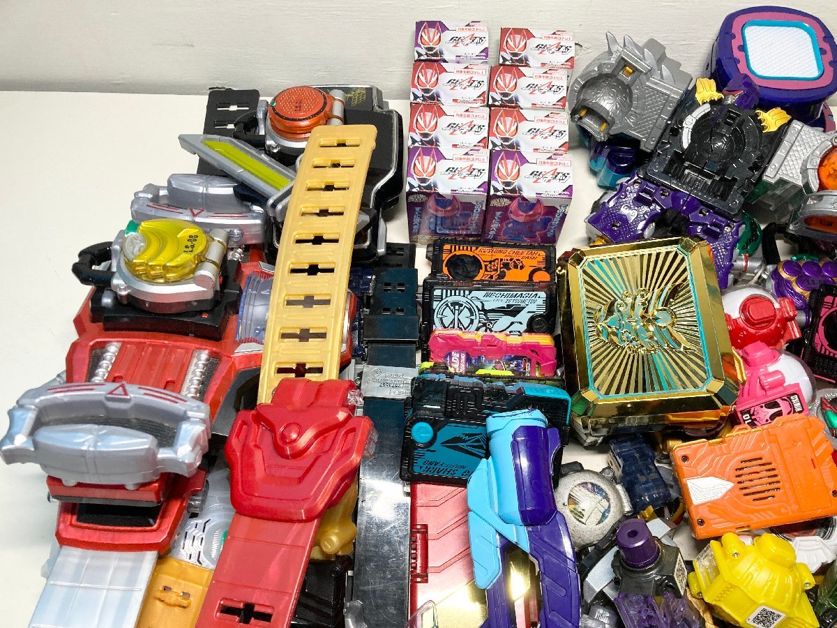 ★仮面ライダーグッズまとめ売り エグゼイド ゴースト セイバー 等 変身ベルト おもちゃ 特撮 ジャンク品 11.9kg★_画像3