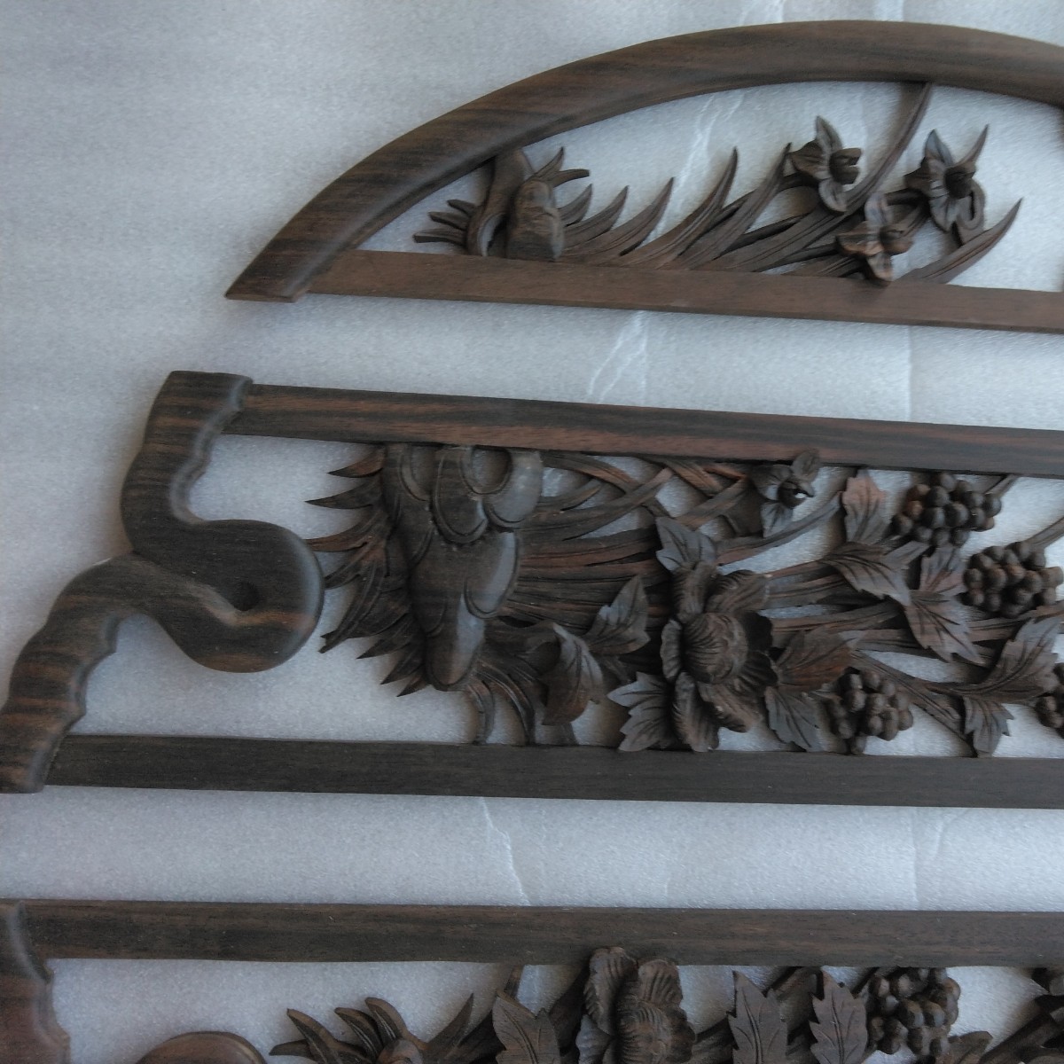 【送料込み】黒檀　透かし彫り飾り板4枚セット　管理番号（1504）デッドストック　木製彫刻　生地仕上_画像8