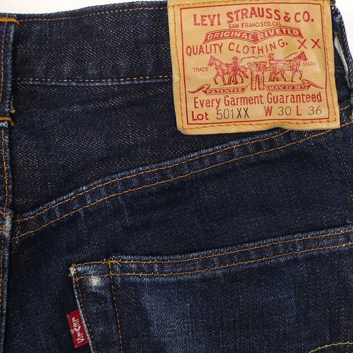 濃紺！アメリカ製Levi'sリーバイス☆501XXヴィンテージ復刻30ジーンズ赤耳BIGEビッグEバレンシア米国製USA製555