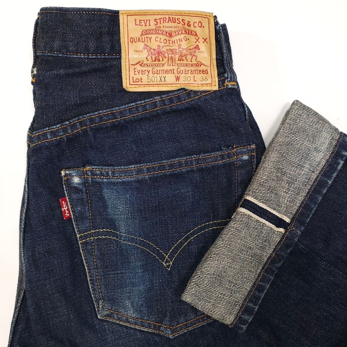 濃紺！アメリカ製Levi'sリーバイス☆501XXヴィンテージ復刻30ジーンズ赤耳BIGEビッグEバレンシア米国製USA製555