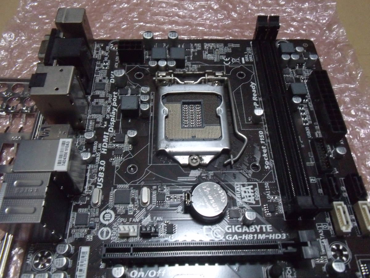 【即決・送料込み】GIGABYTE GA-H81M-HD3 REV 1.00 LGA1150 Micro ATX マザーボード IOバックパネル付属 動作品_画像4