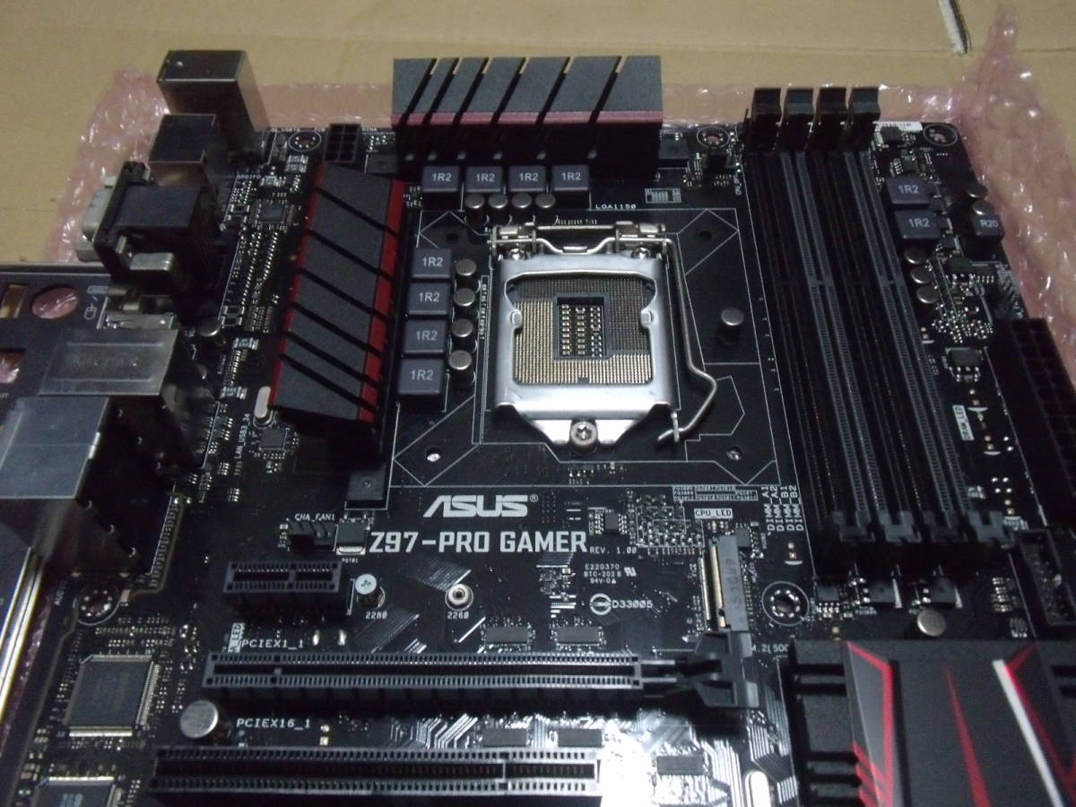 【即決・送料込み】ASUS Z97-PRO GAMER REV 1.00 LGA1150 ATXマザーボード IOパネル付属 動作品_画像4