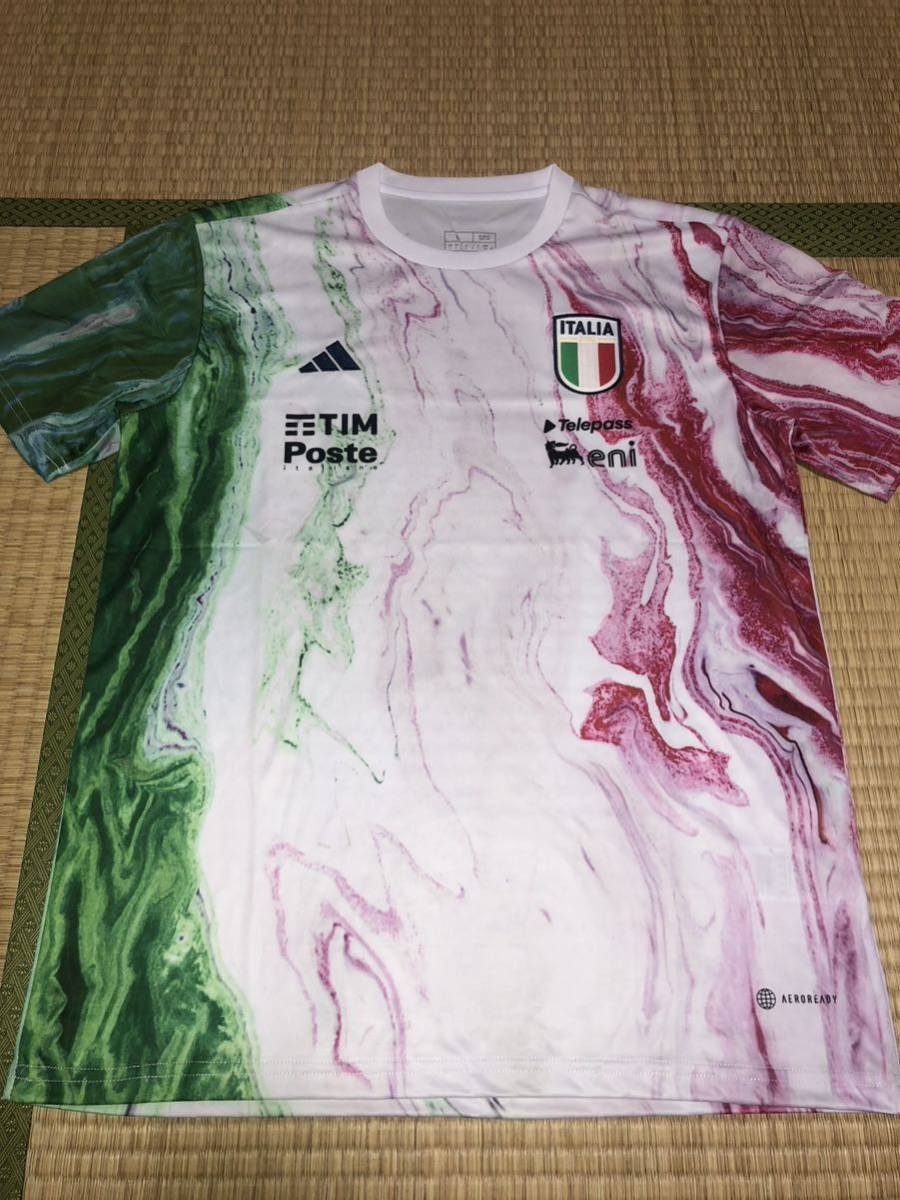イタリア代表プレマッチトップシャツ　スポンサー付きユニフォーム　アズーリ　ワールドカップ 予選_画像1