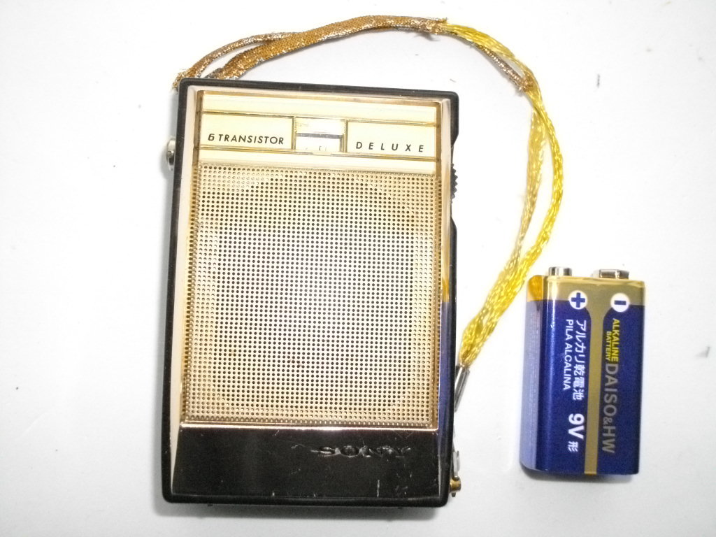  rare -* retro 1961( Showa era 36) year SONY TR-630 made in Japan AM exclusive use 6 stone radio ( disassembly washing * parts exchange maintenance goods, battery attaching )
