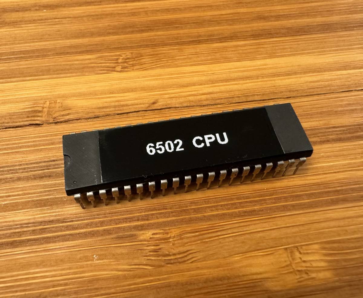 CPU　6502　（AppleII 、Commodore PETで使用）・動作確認済み_画像1