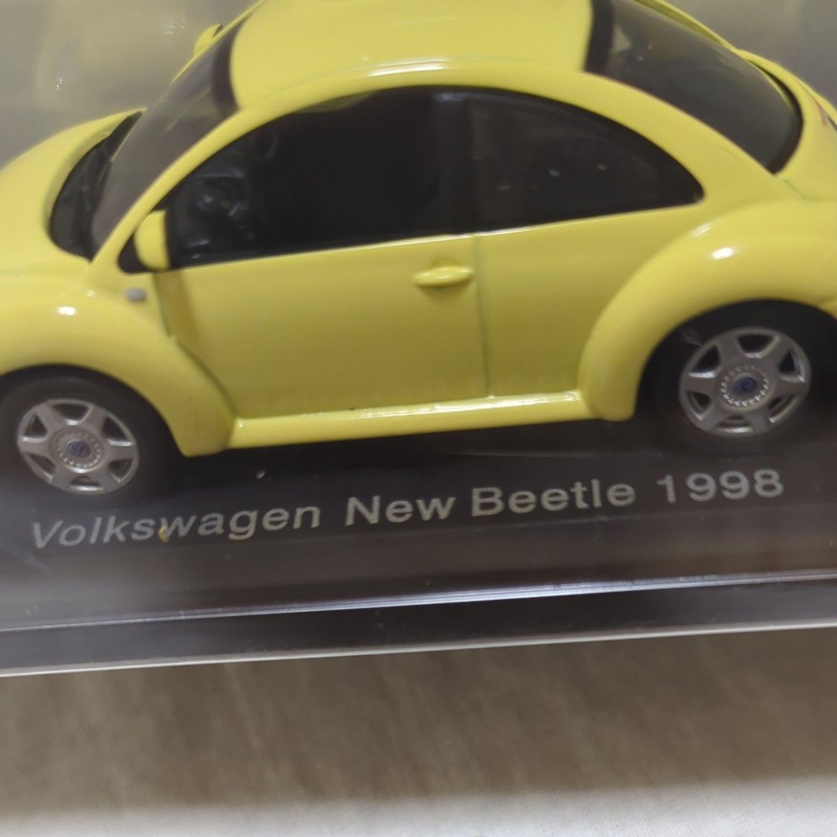 Volkswagen ニュービートル 1988 1/43 ミニカー