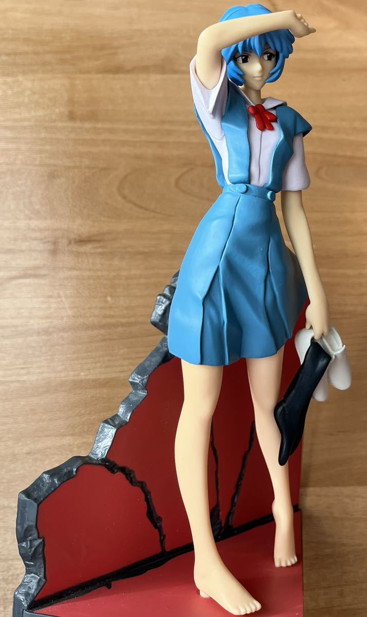◇新世紀エヴァンゲリオン 綾波レイ 制服 裸足 フィギュア 中古 ◇新世紀エヴァンゲリオン 綾波レイ 制服 裸足 フィギュア 中古