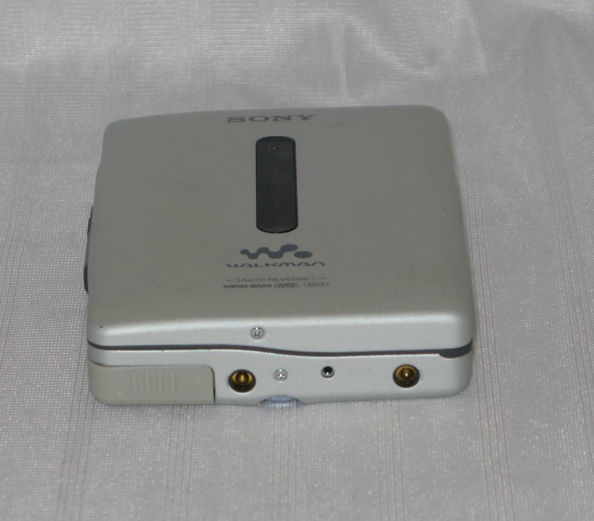 SONY WALKMAN WM-EX651 カセットプレーヤー・ウォークマン ジャンク品　充電器付き_画像6