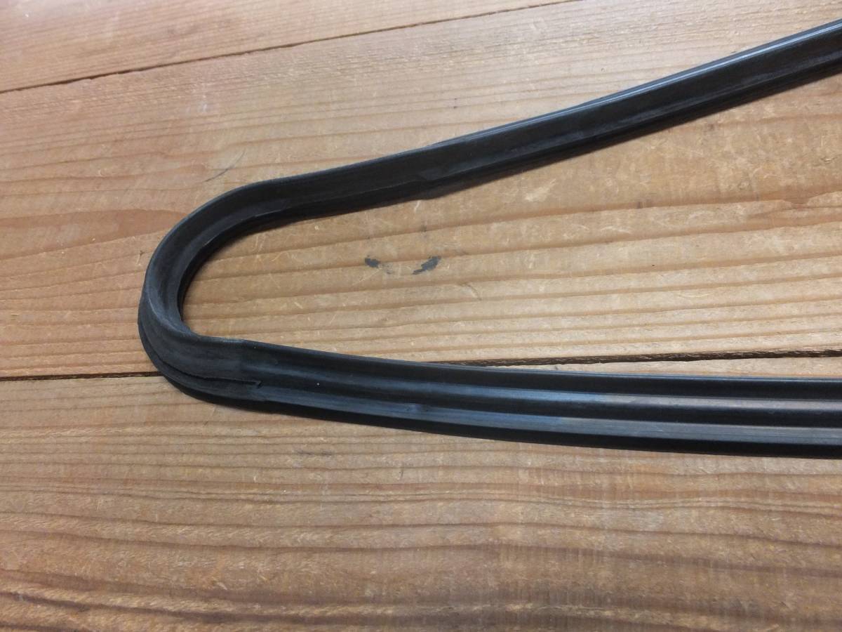  Porsche 911 narrow 930,912 rear quarter Wind seal left side seal 