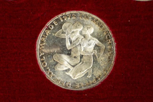 T01-1786 銀貨 シルバー 記念メダル 記念銀貨 10マルク 5点セット ミューヘン モントリオール オリンピック コインプルーフセット_画像5