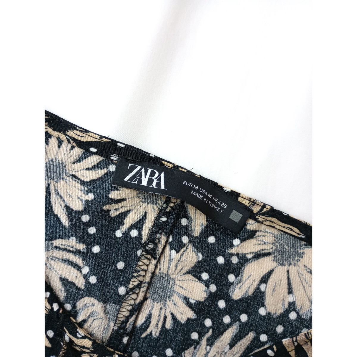 ZARA ザラ「自分を可愛くかざろう♪」フラワー 花柄 フリル ワンピース M 黒 ブラック ベージュ (72S+5182)_画像5