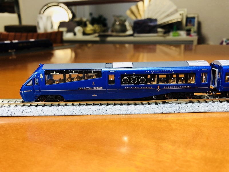 伊豆急 ザ・ロイヤル・エクスプレス THE ROYAL EXPRESS 2100系 サフィール踊り子 相鉄 東急 小田急 東日本 メトロ 185 東海道 アロハ電車_下田寄り1号車海側です。