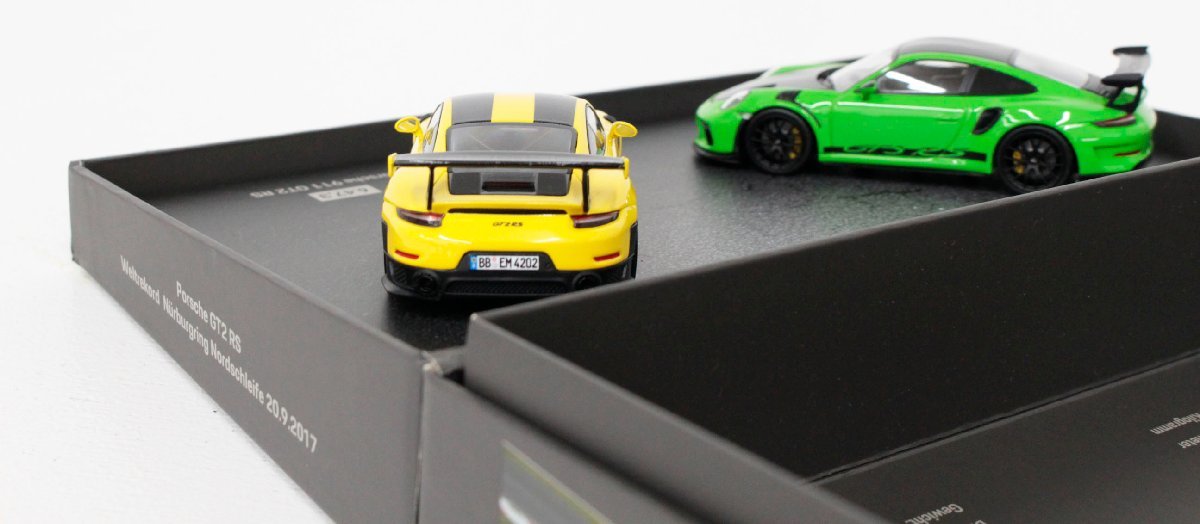 【中古品】Minichamps ミニチャンプス 1/43 PORSCHE ポルシェ 911 GT3 RS & 911 GT2 RS 2台セット Nrburgring'_画像6