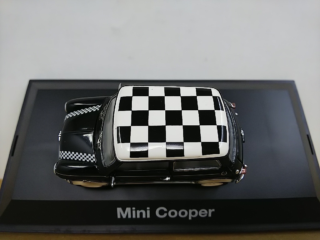 ■ Schucoシュコー製　　限定 1/43 MINI COOPER ”BlacK & White” ブラック×ホワイト ミニクーパー モデルミニカー_画像5