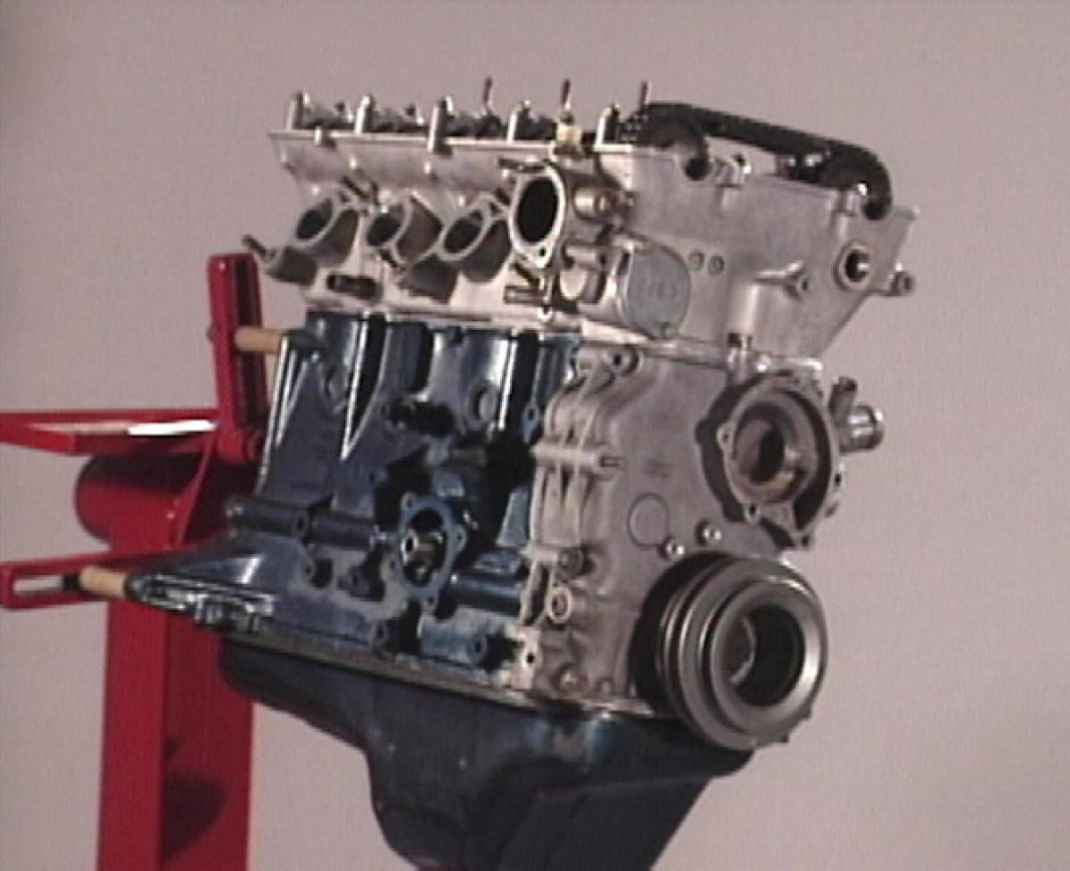 スカイライン FJ20 DOHCエンジン組立DVD/旧車・絶版車DIY お助けマニュアル　Vol.006 FJ20エンジン組立動画廉価版・ギヤトレ特典映像付き_画像9