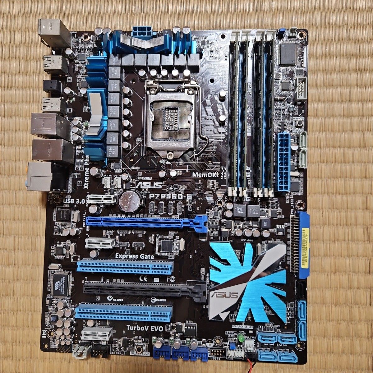 ASUS製 ATXマザーボード P7P55D-E LGA1156　メモリセット