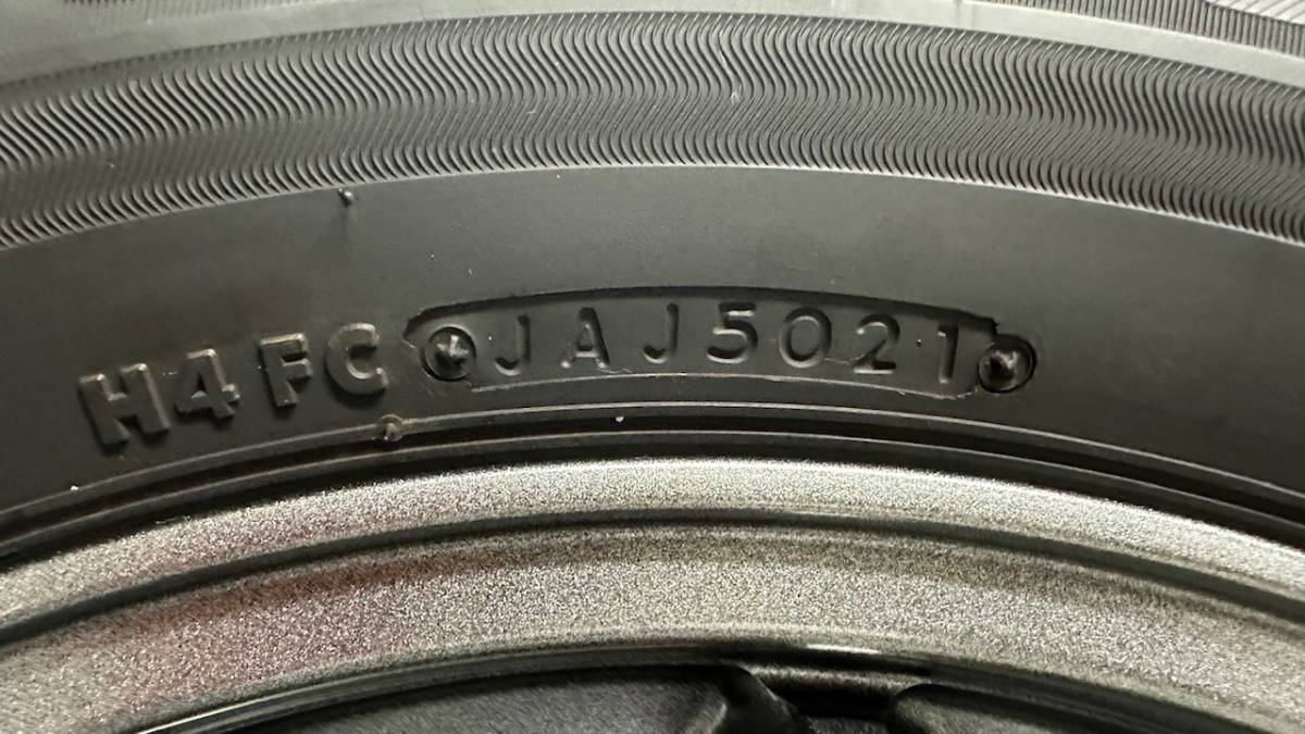 美品！ブリジストン ブリザックＶＲＸ３とホイールのセット 225／60Ｒ17 7Ｊ PCD114.3　＋38 ハブ径73_画像5