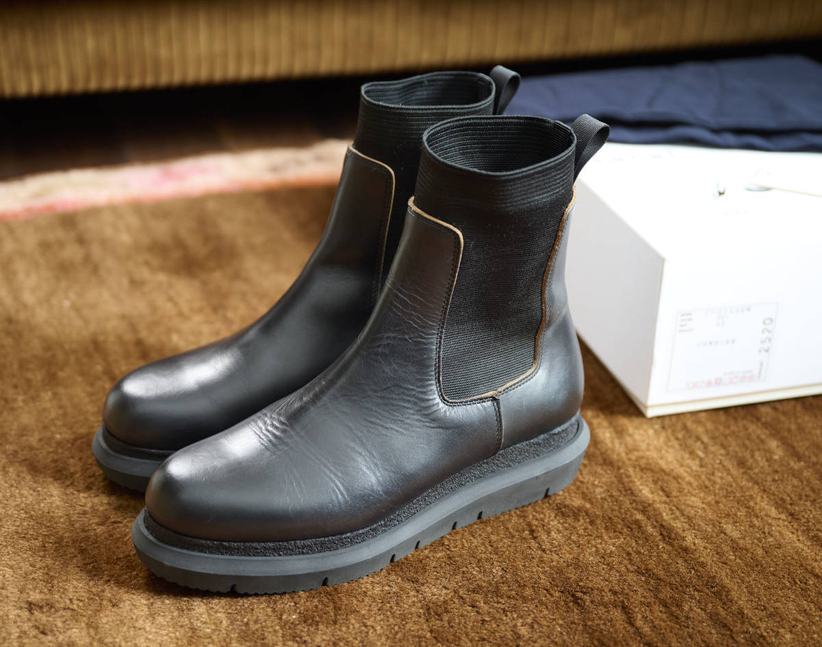 Sacai サカイ Chelsea Boots チェルシーブーツ ¥93 500 SIZE 42 Sacai サカイ Chelsea Boots チェルシーブーツ ¥93 500 SIZE 42