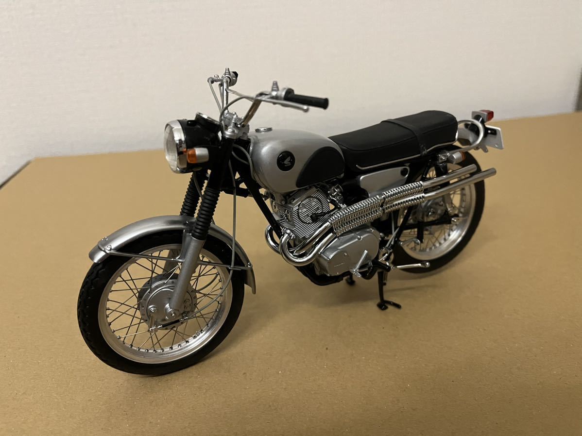 新品,アウトレット品,EBBRO/エブロ 1/10 Honda CL72 1962(BLACK/SILVER)/ホンダ/バイクの画像2