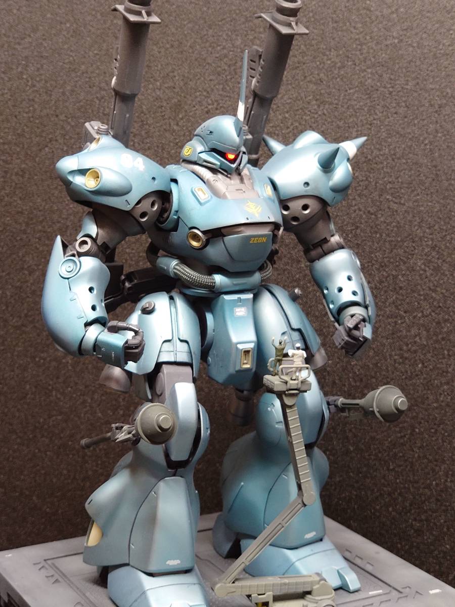 大人気の バンダイMG 1/100 MS-18E KMPFER ケンプファー 1/100 全塗装 完成品