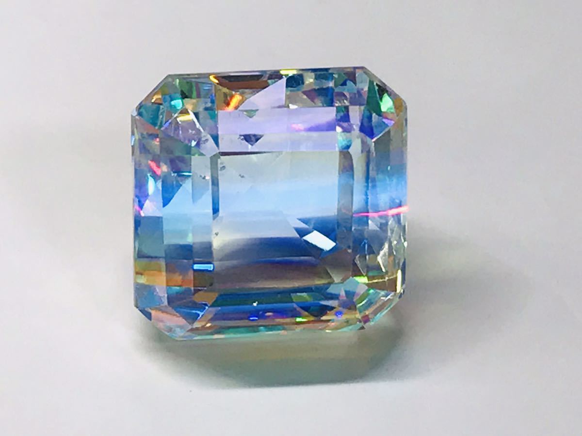 虹色 天然 ミスティッククオーツ 65.60Ct mystic quartz ブラジル産 宝石 ルース 鑑別付き gemustone looseの画像1