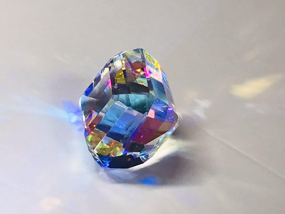 虹色 天然 ミスティッククオーツ 65.60Ct mystic quartz ブラジル産 宝石 ルース 鑑別付き gemustone looseの画像2