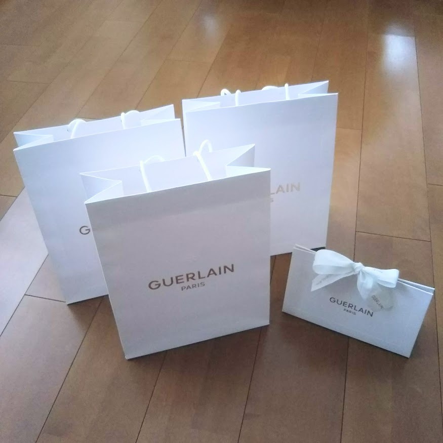 【美品！プレゼントに♪GUERLAIN】ゲラン：ギフトボックスリボン付き & ショッパー大サイズ 紙袋3枚 セット 折らずに発送いたします_ゲランのショッパーは作りが丈夫です