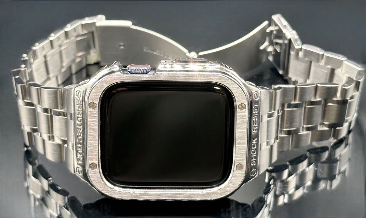Apple Watch ステンレスバンド　カバー　アップルウォッチ　メタルケース　一体型ベルト　44mm 45mm シルバー